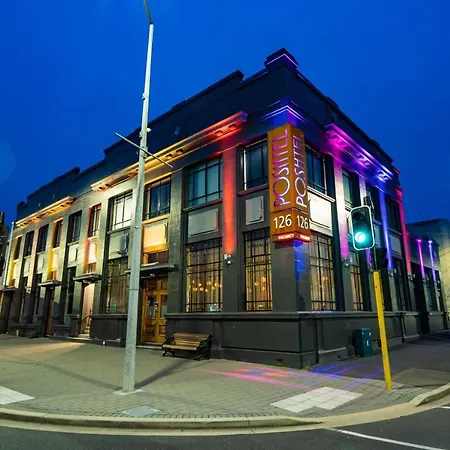 Poshtel Hotel